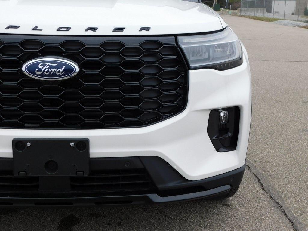 new 2025 Ford Explorer car, priced at $49,999