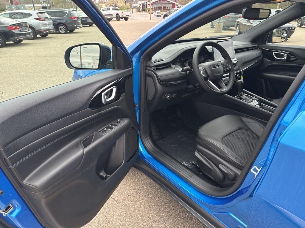 new 2025 Jeep Compass car, priced at $31,855