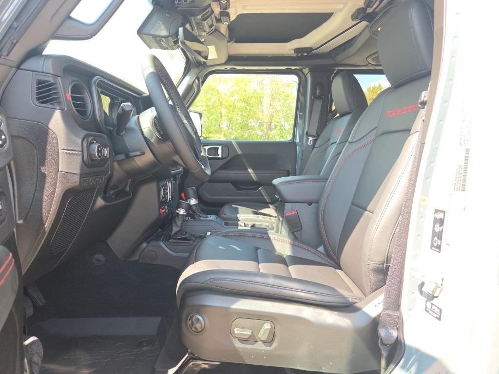 new 2025 Jeep Gladiator car, priced at $56,995
