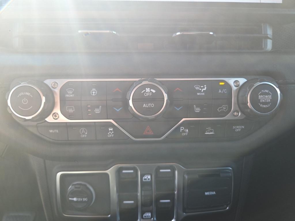 new 2025 Jeep Gladiator car, priced at $56,995