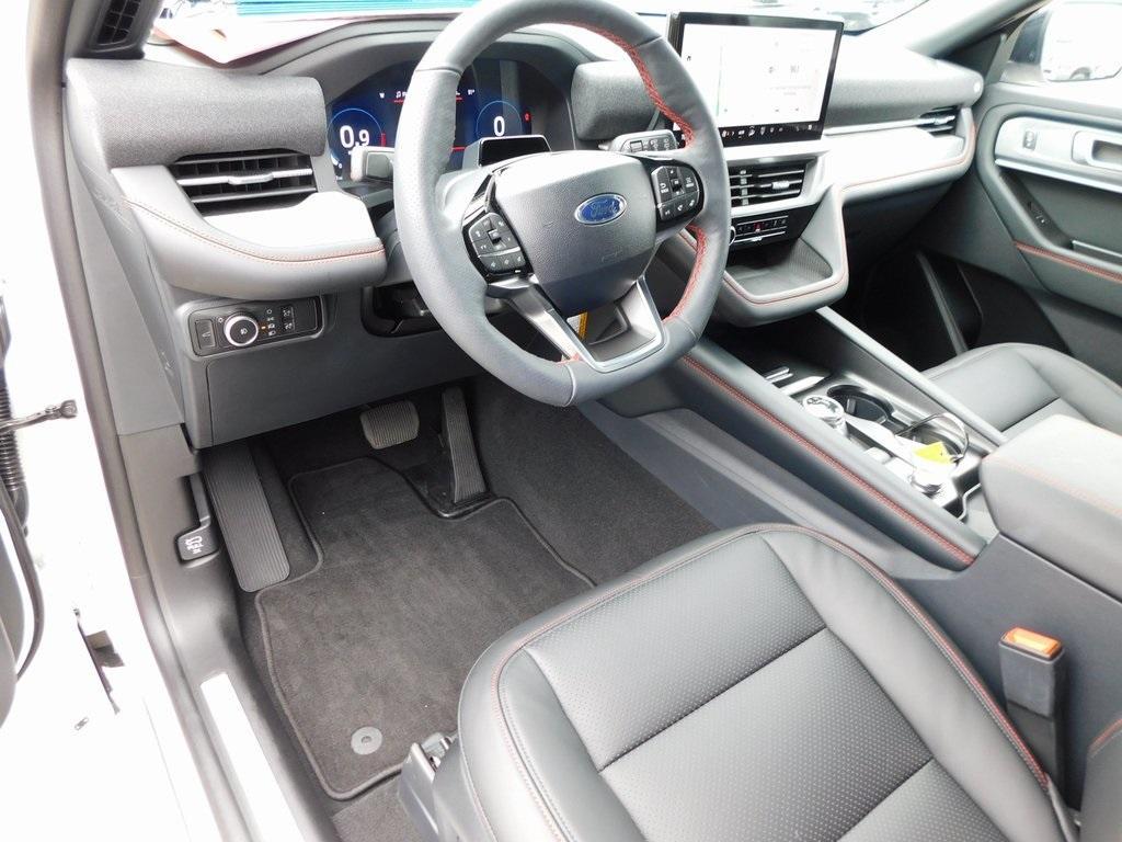 new 2025 Ford Explorer car, priced at $48,236