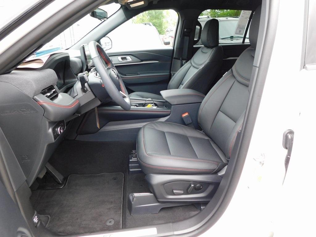 new 2025 Ford Explorer car, priced at $48,236