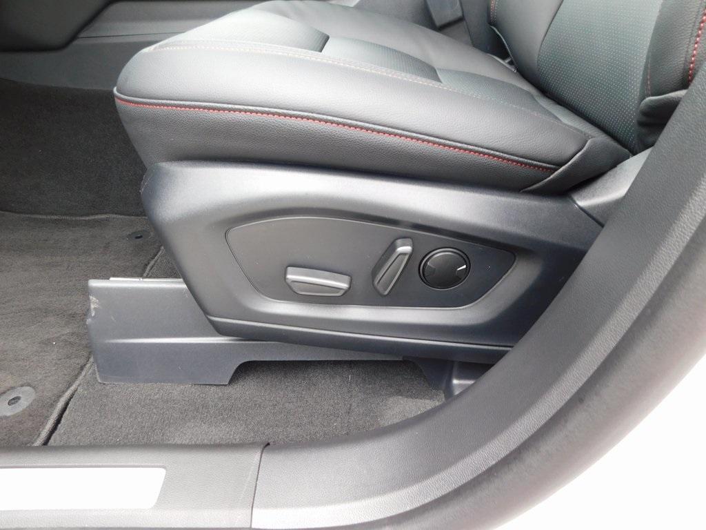 new 2025 Ford Explorer car, priced at $48,236
