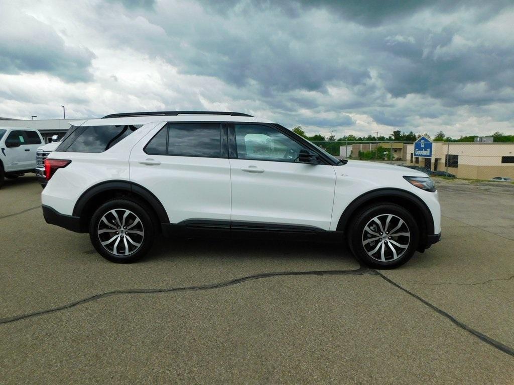 new 2025 Ford Explorer car, priced at $48,236