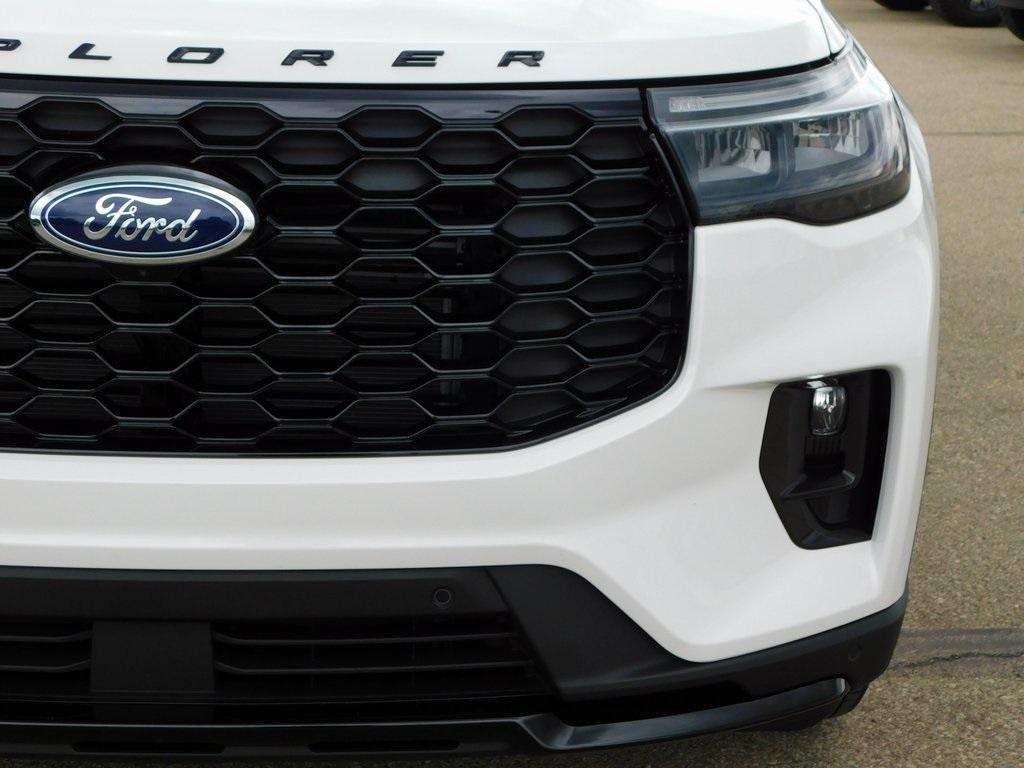 new 2025 Ford Explorer car, priced at $48,236
