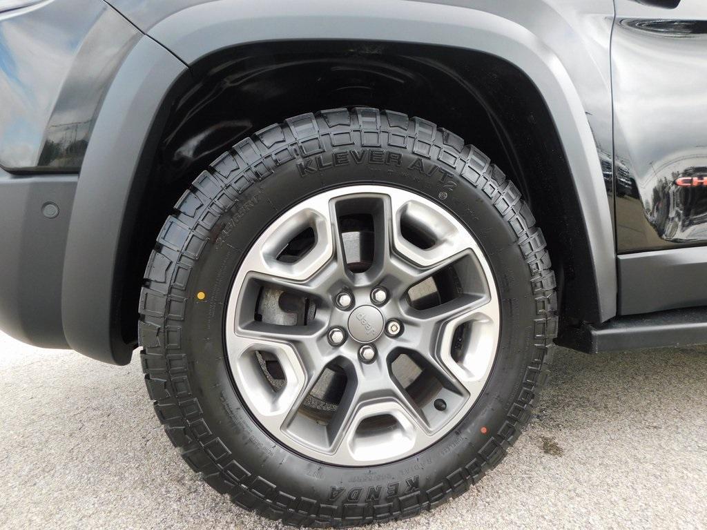 used 2019 Jeep Cherokee car, priced at $16,990