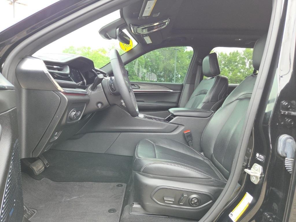 used 2023 Jeep Grand Cherokee car, priced at $40,500