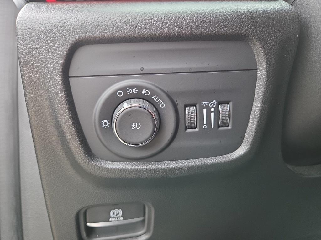 used 2023 Jeep Grand Cherokee car, priced at $40,500