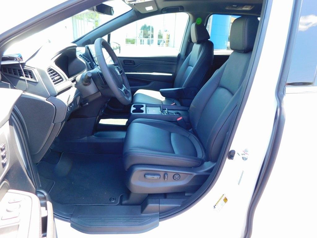 new 2026 Honda Odyssey car, priced at $44,454