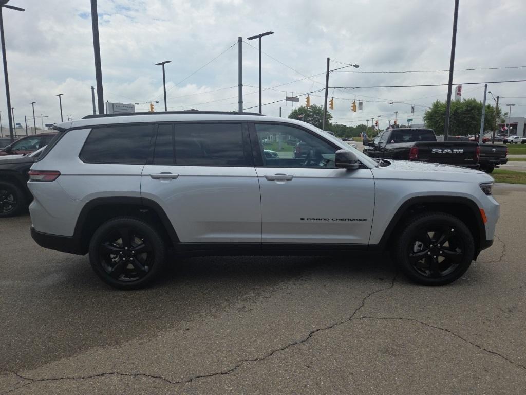 new 2025 Jeep Grand Cherokee L car, priced at $52,220