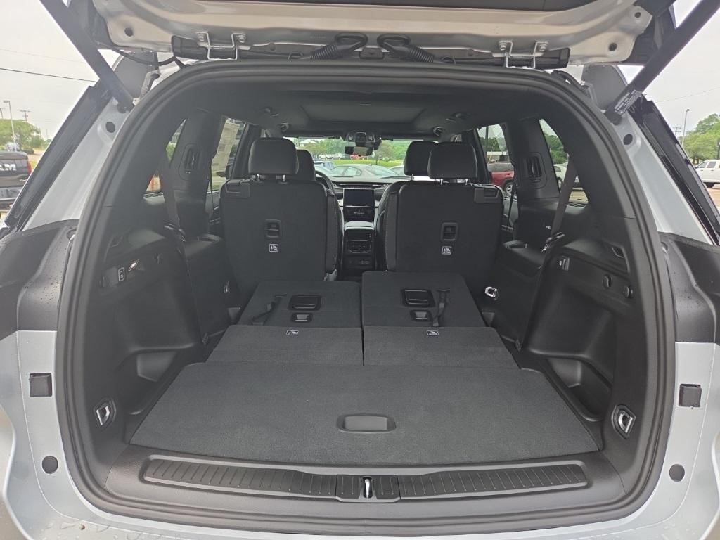 new 2025 Jeep Grand Cherokee L car, priced at $52,220