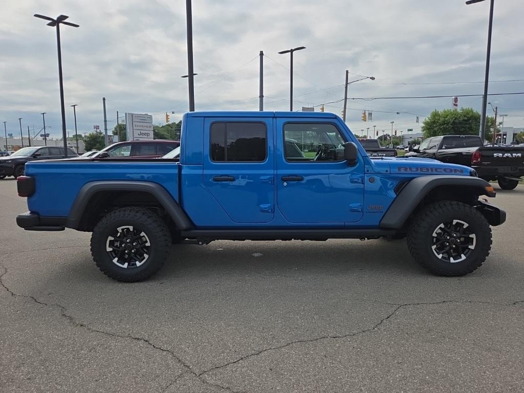 new 2025 Jeep Gladiator car, priced at $52,695