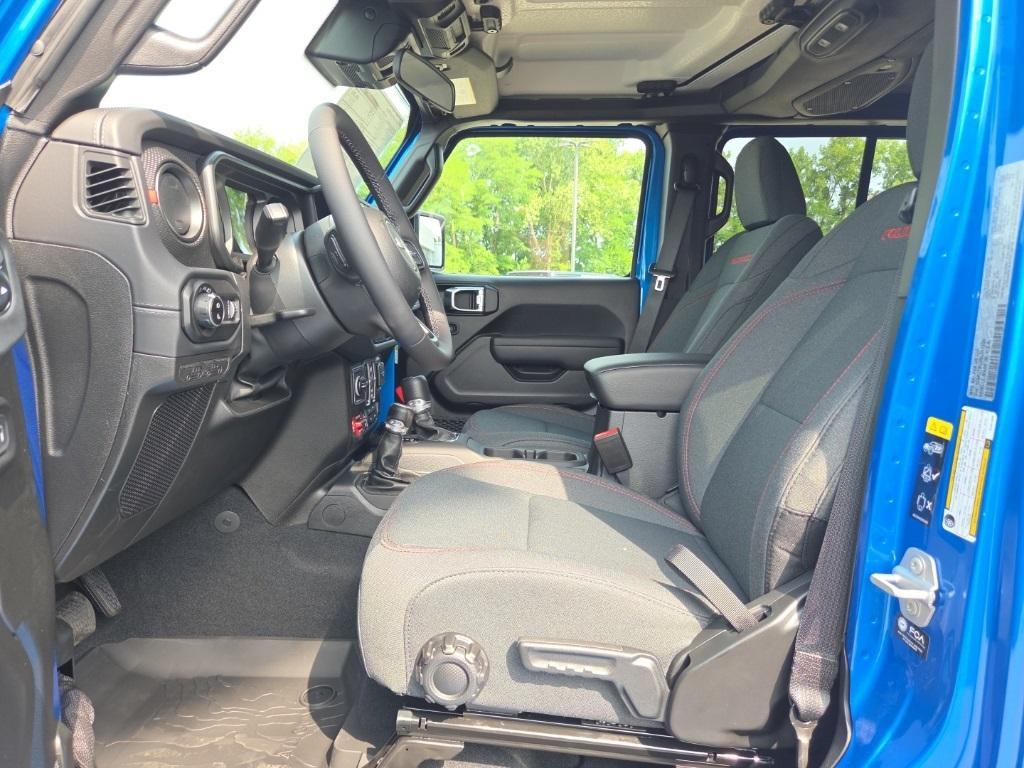 new 2025 Jeep Gladiator car, priced at $52,695