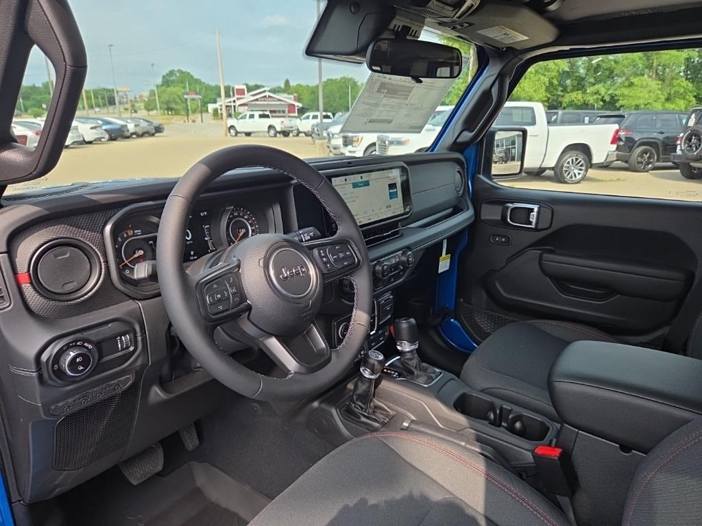 new 2025 Jeep Gladiator car, priced at $52,695