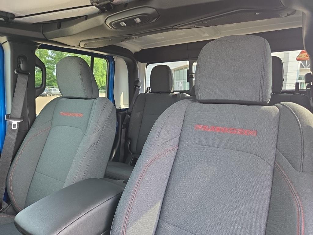 new 2025 Jeep Gladiator car, priced at $52,695
