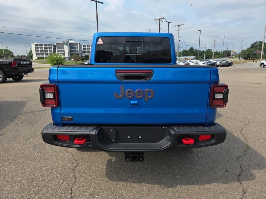 new 2025 Jeep Gladiator car, priced at $52,695