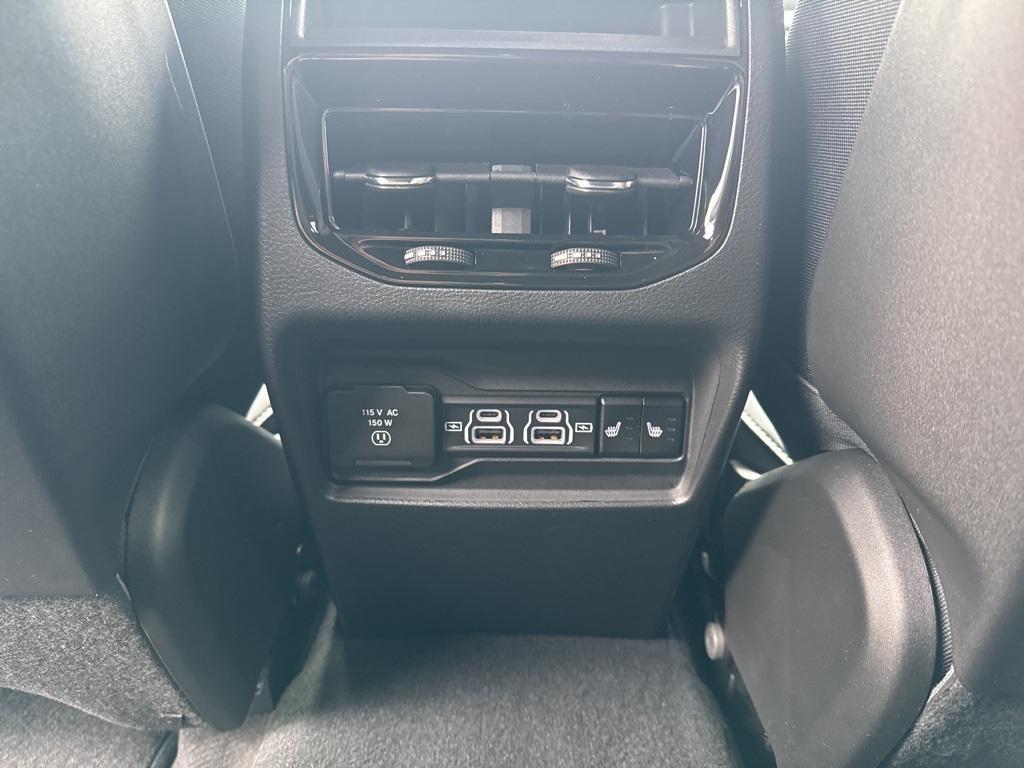 new 2025 Jeep Grand Cherokee car, priced at $46,146