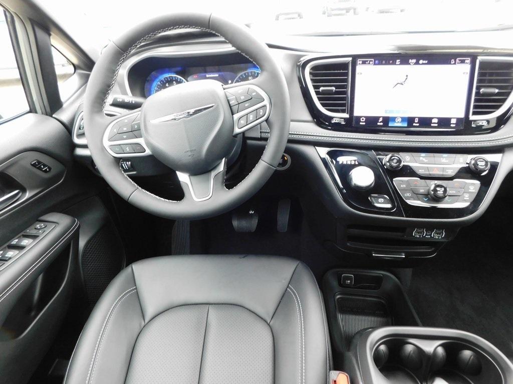new 2025 Chrysler Pacifica car, priced at $41,596
