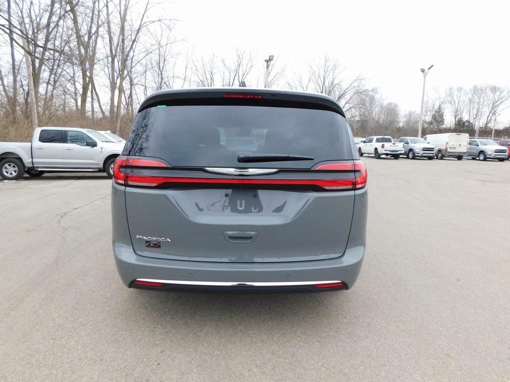 new 2025 Chrysler Pacifica car, priced at $41,596