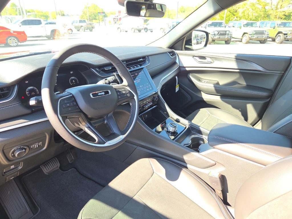 new 2025 Jeep Grand Cherokee car, priced at $44,480