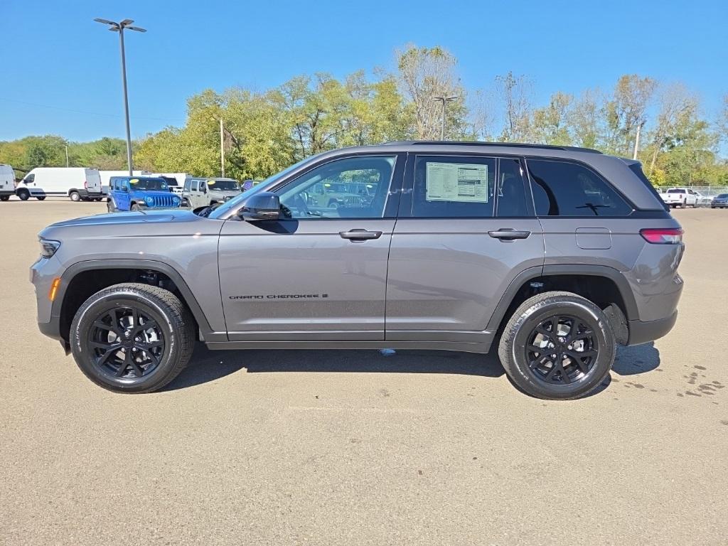 new 2025 Jeep Grand Cherokee car, priced at $44,480