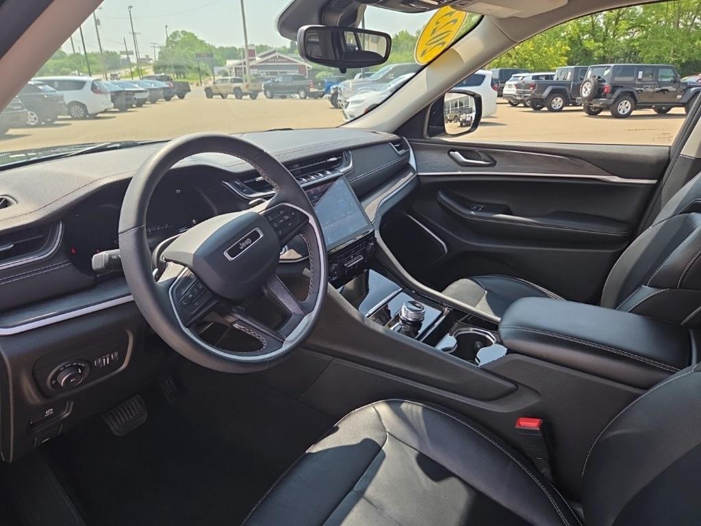 used 2023 Jeep Grand Cherokee car, priced at $33,995
