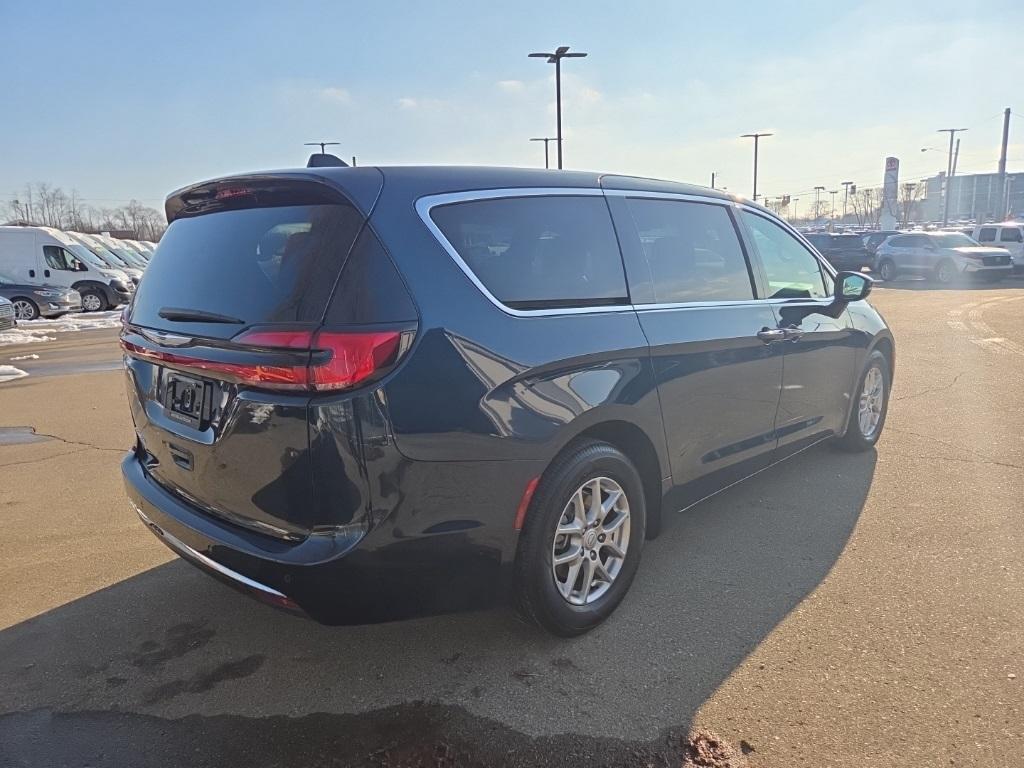 used 2025 Chrysler Pacifica car, priced at $35,500