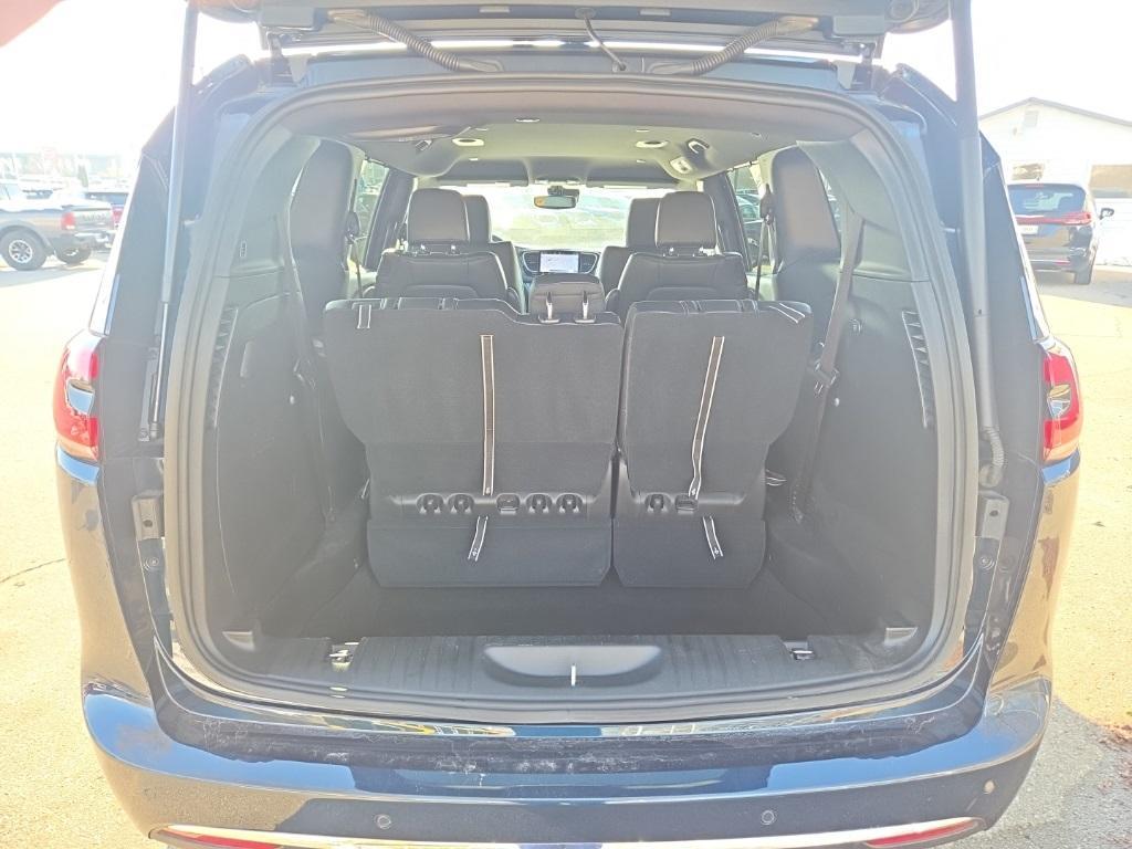 used 2025 Chrysler Pacifica car, priced at $35,500