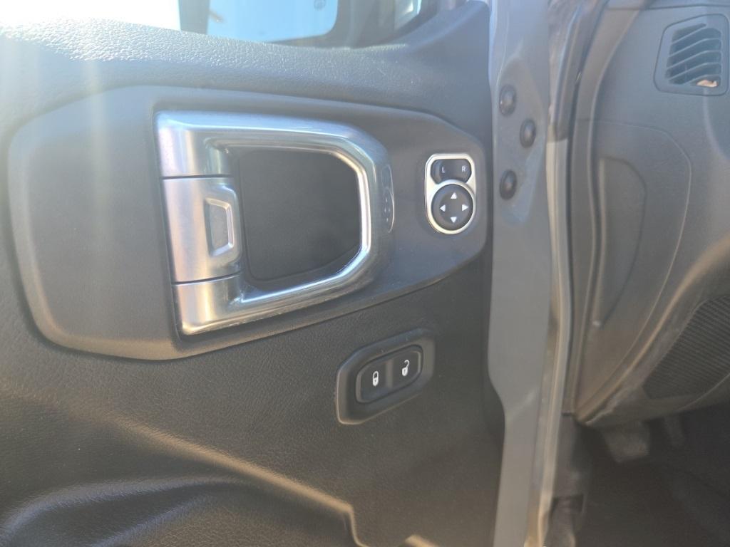 used 2021 Jeep Wrangler Unlimited car, priced at $31,900