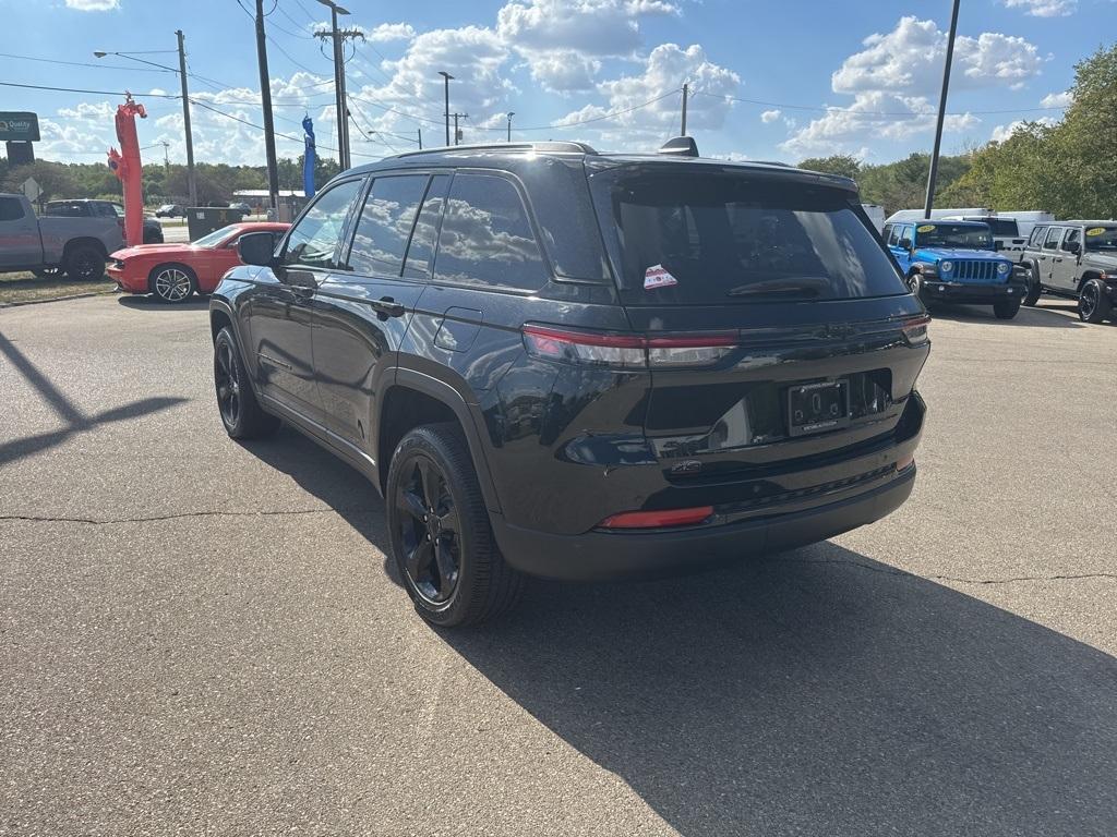 used 2022 Jeep Grand Cherokee car, priced at $31,750