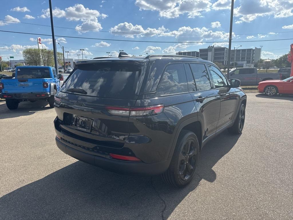 used 2022 Jeep Grand Cherokee car, priced at $31,750
