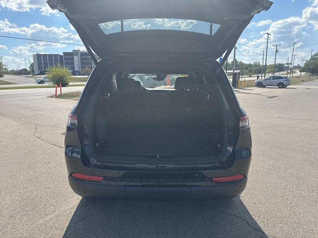 used 2022 Jeep Grand Cherokee car, priced at $31,750
