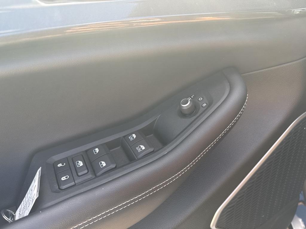 used 2022 Jeep Grand Cherokee car, priced at $31,750