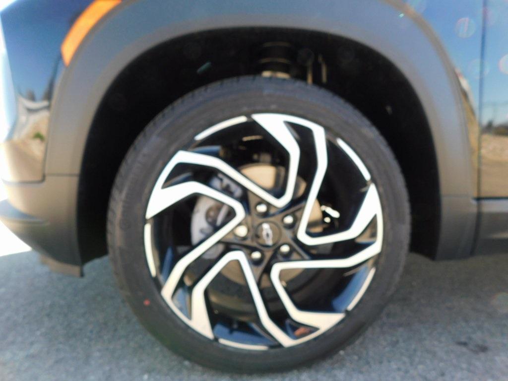 new 2025 Chevrolet TrailBlazer car, priced at $32,430