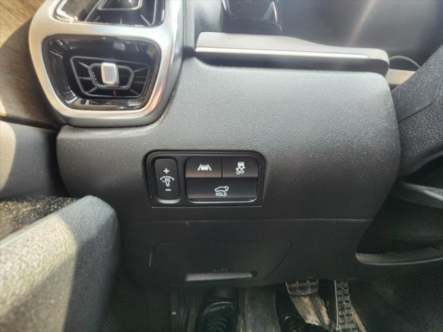 used 2023 Kia Sorento car, priced at $34,417