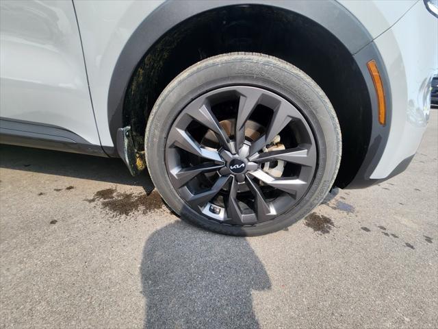 used 2023 Kia Sorento car, priced at $34,417