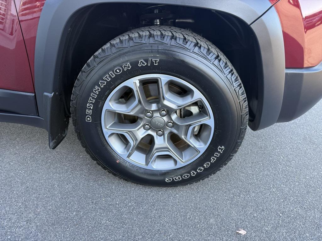 used 2022 Jeep Cherokee car, priced at $24,799