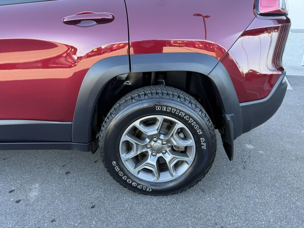 used 2022 Jeep Cherokee car, priced at $24,799