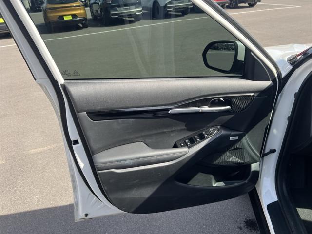 used 2024 Kia Seltos car, priced at $24,999