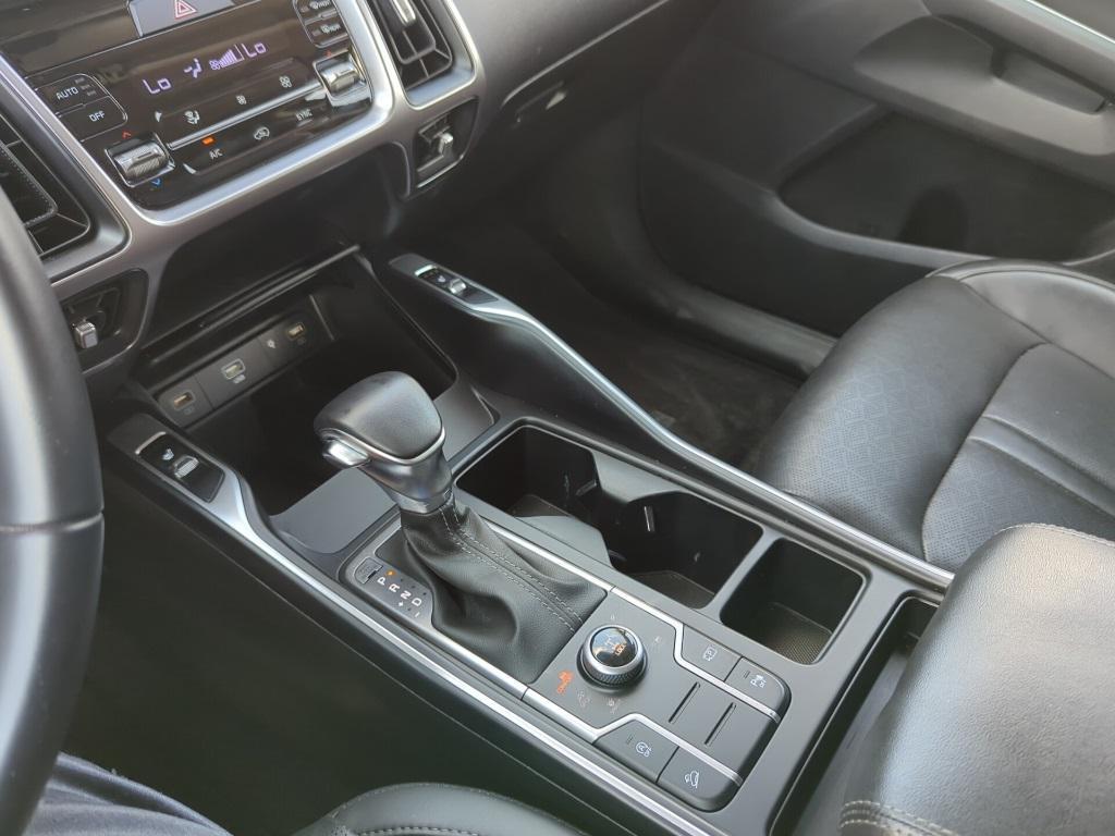 used 2023 Kia Sorento car, priced at $27,999