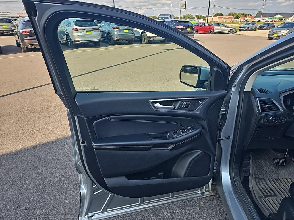 used 2022 Ford Edge car, priced at $21,999
