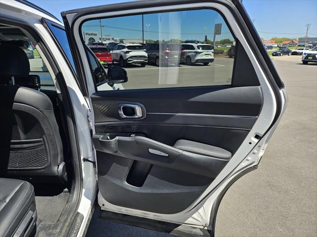 used 2023 Kia Sorento car, priced at $30,999