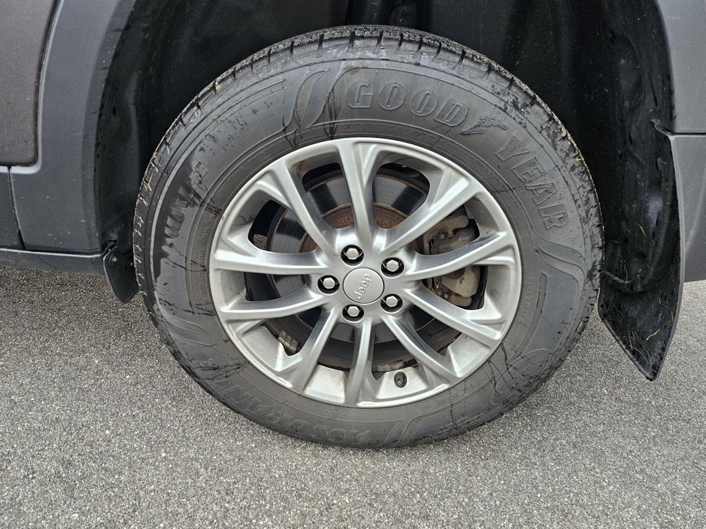 used 2019 Jeep Cherokee car