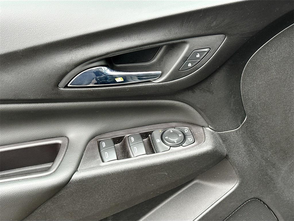used 2022 Chevrolet Equinox car, priced at $19,999