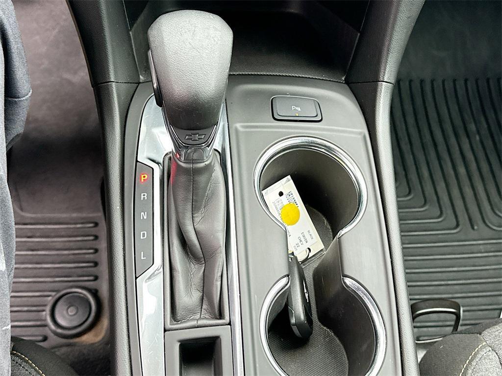 used 2022 Chevrolet Equinox car, priced at $19,999