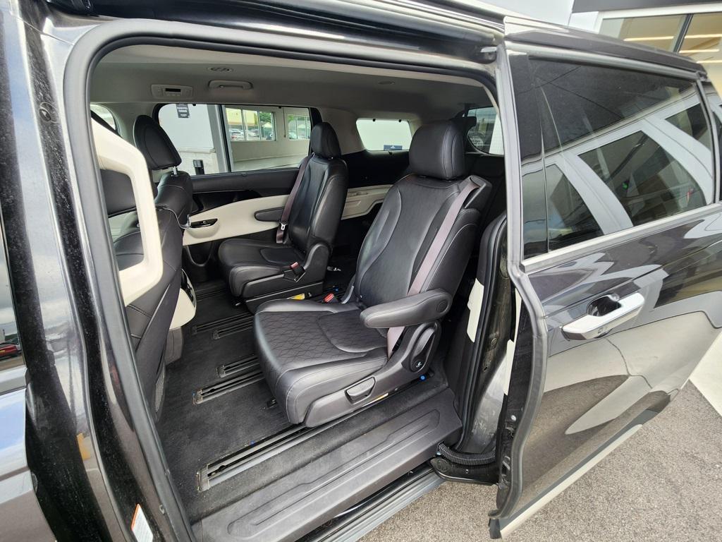 used 2023 Kia Carnival car, priced at $34,299