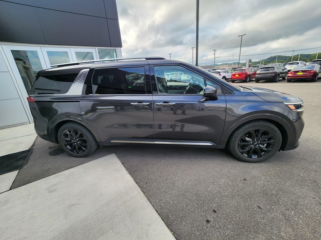 used 2023 Kia Carnival car, priced at $34,299