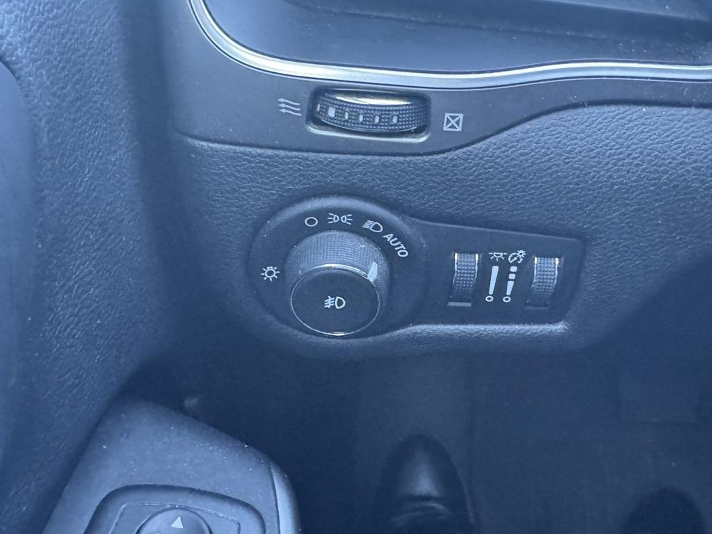 used 2019 Jeep Cherokee car, priced at $16,467