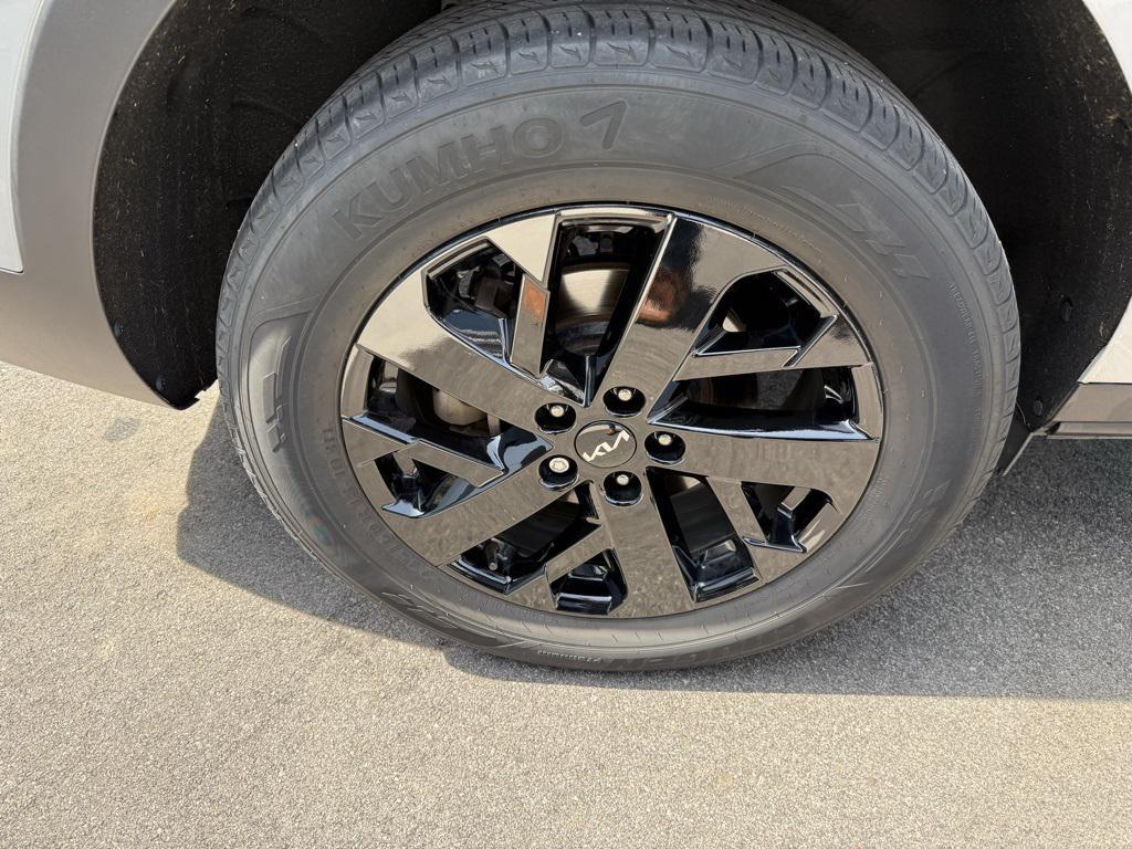 used 2022 Kia Sorento car, priced at $29,594