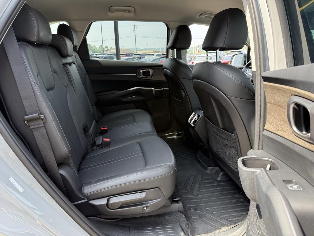 used 2022 Kia Sorento car, priced at $29,594